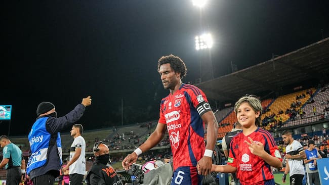 Didier Moreno respalda a Alejandro Restrepo como DT del Medellín: “No es del profe, es de nosotros”