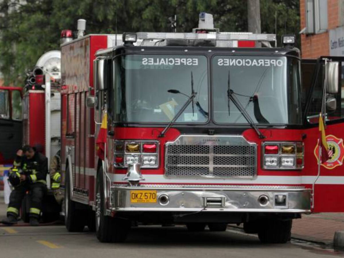 Continúan labores para mitigar incendio en Bosa