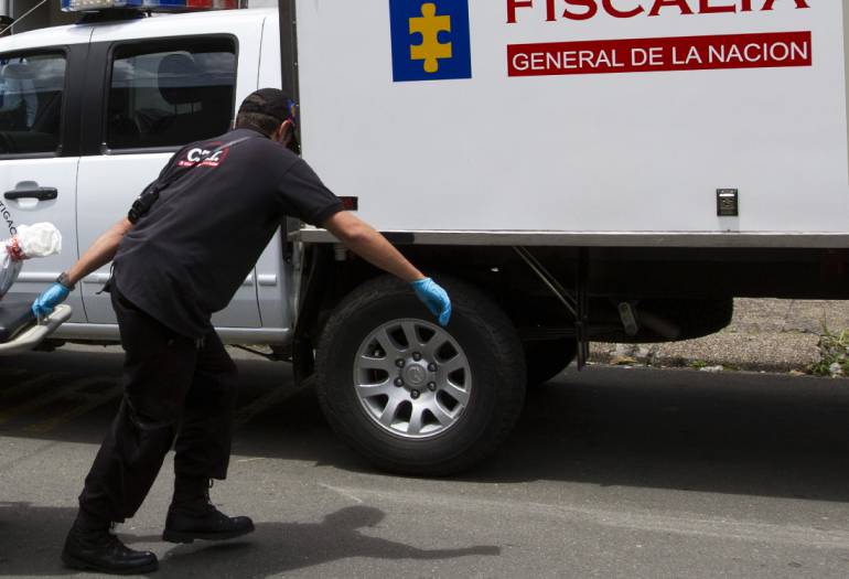 Inspección a cadaver por parte de la Fiscalía