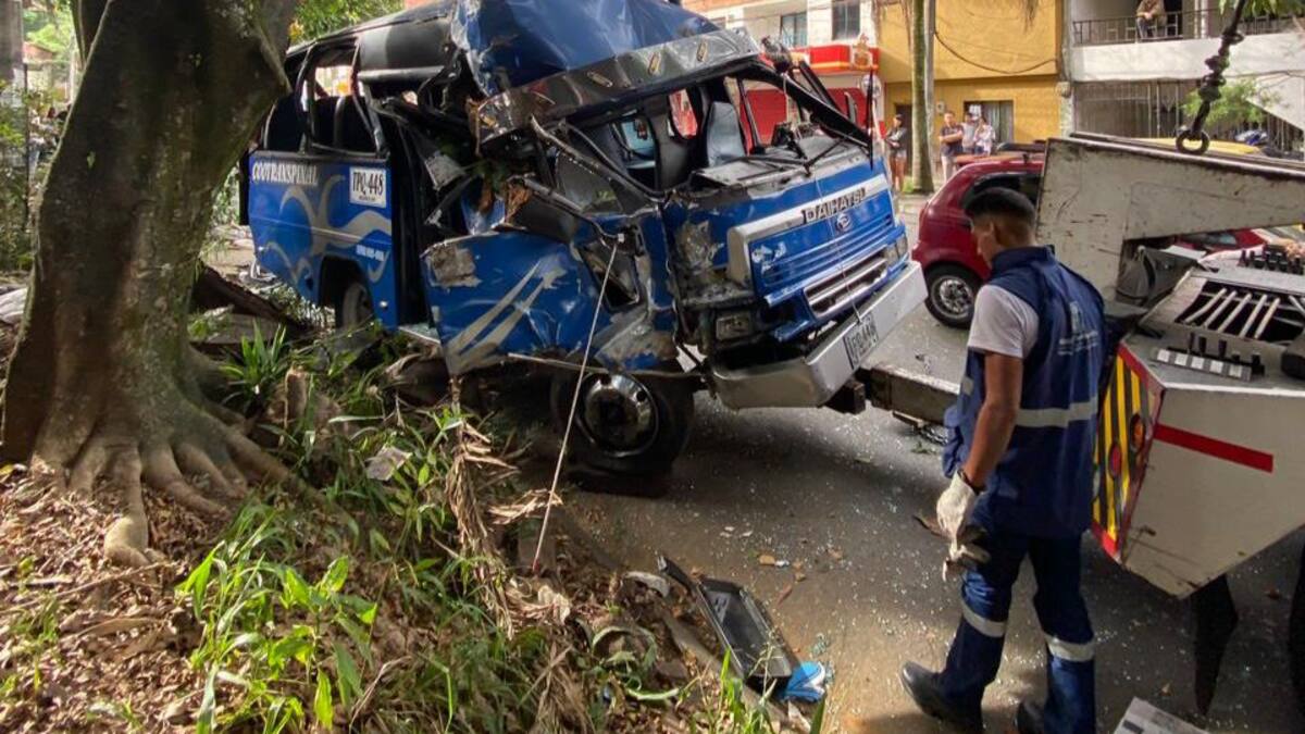 Catorce personas heridas en aparatoso accidente de tránsito en Medellín