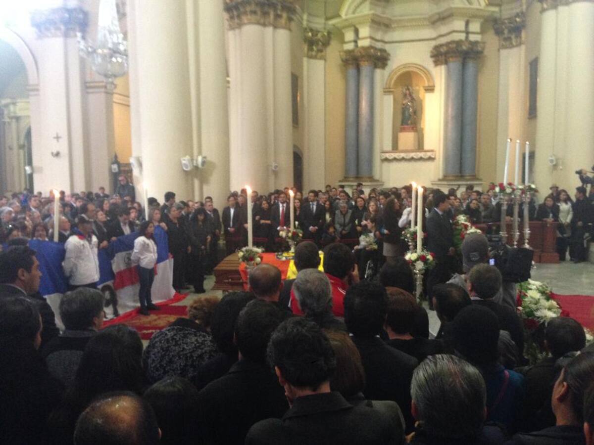 El cuerpo de Guillermo Asprilla fue llevado al cementerio Jardines del Recuerdo en el Norte de la ciudad.