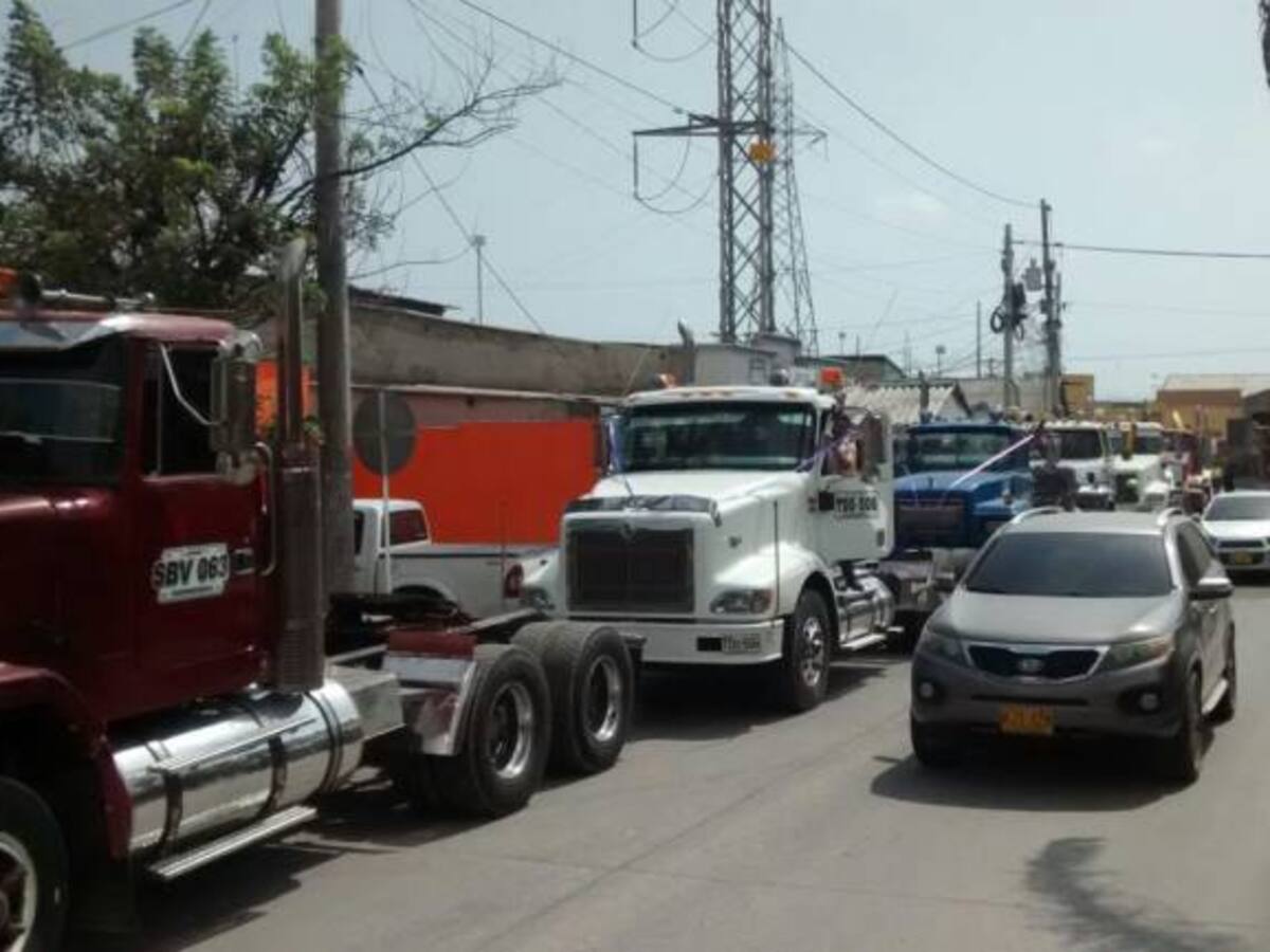 Con caravana camioneros en Barranquilla apoyan paro nacional