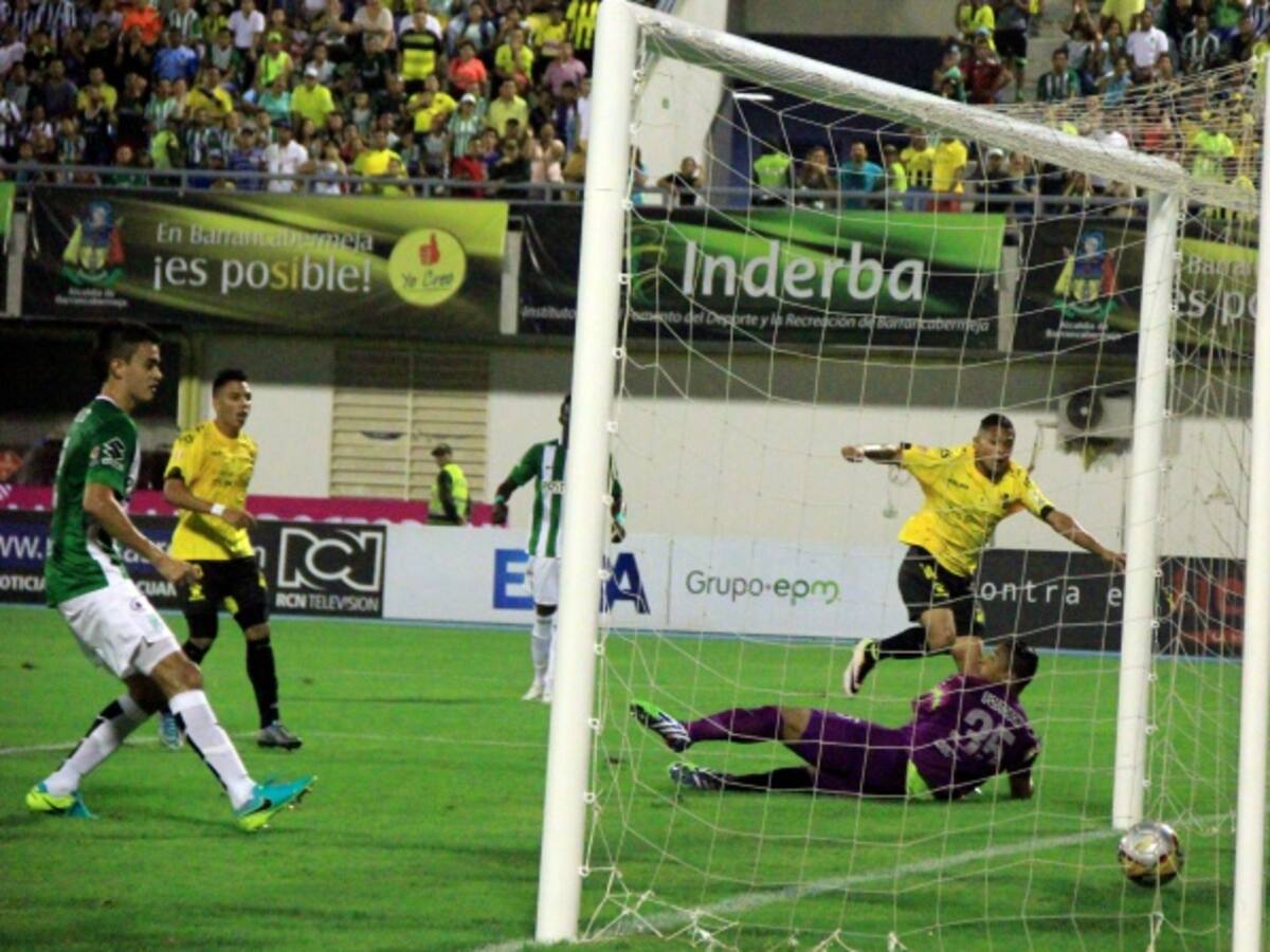 Lluvia de goles en el inicio de la Liga Águila: Alianza Petrolera 3-3 Nacional