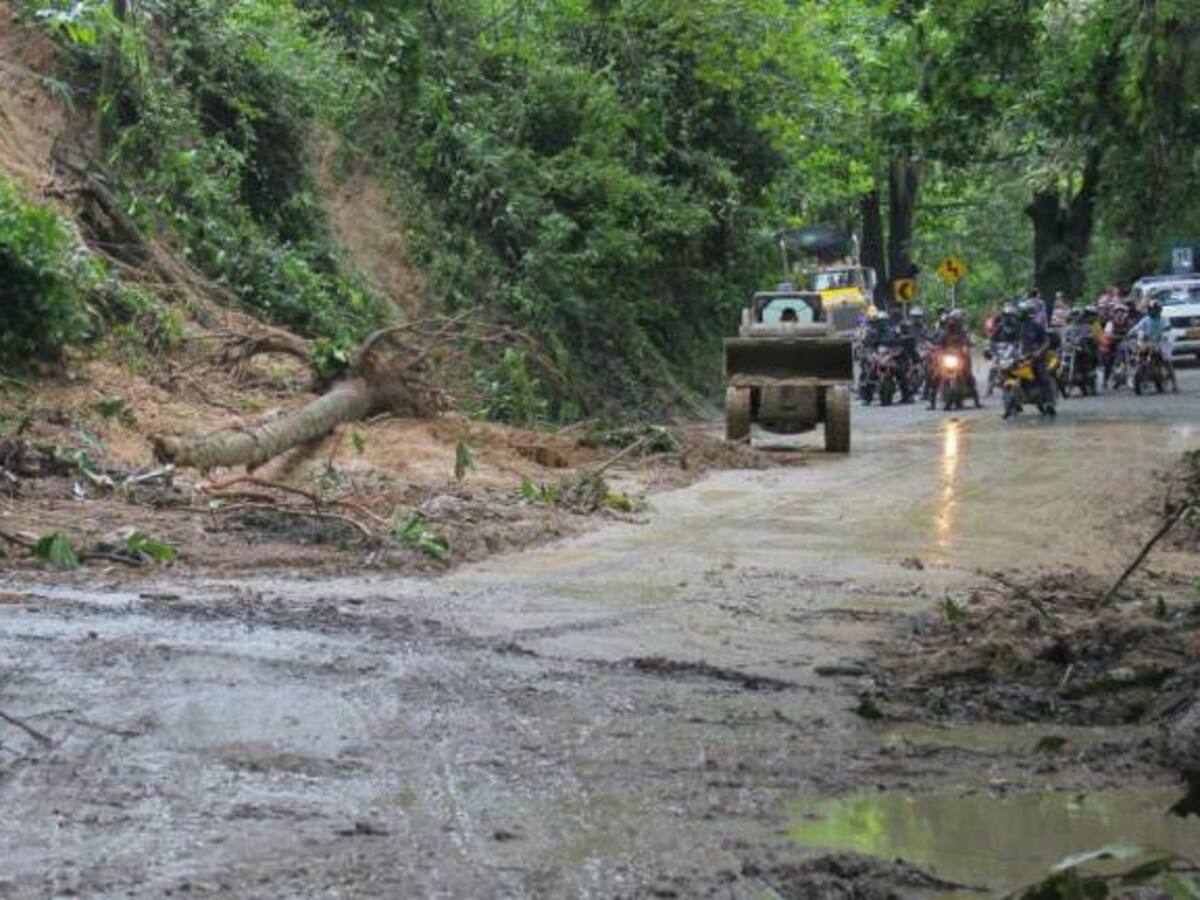 Abrieron paso por la carretera a Bogotá a la altura de Curos
