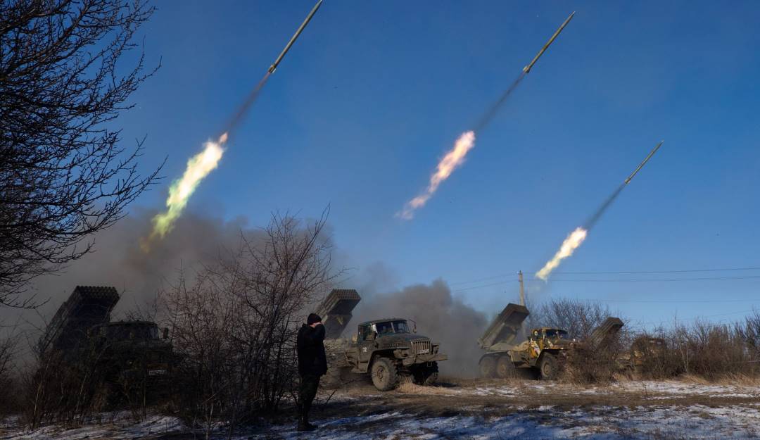 Lanzamiento de misiles en la frontera entre Rusia y Ucrania. (Imagen de referencia)  Foto: Getty