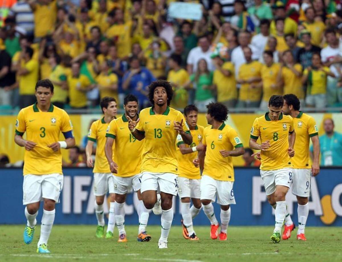 Brasil, primero en su grupo tras vencer 4-2 a Italia.