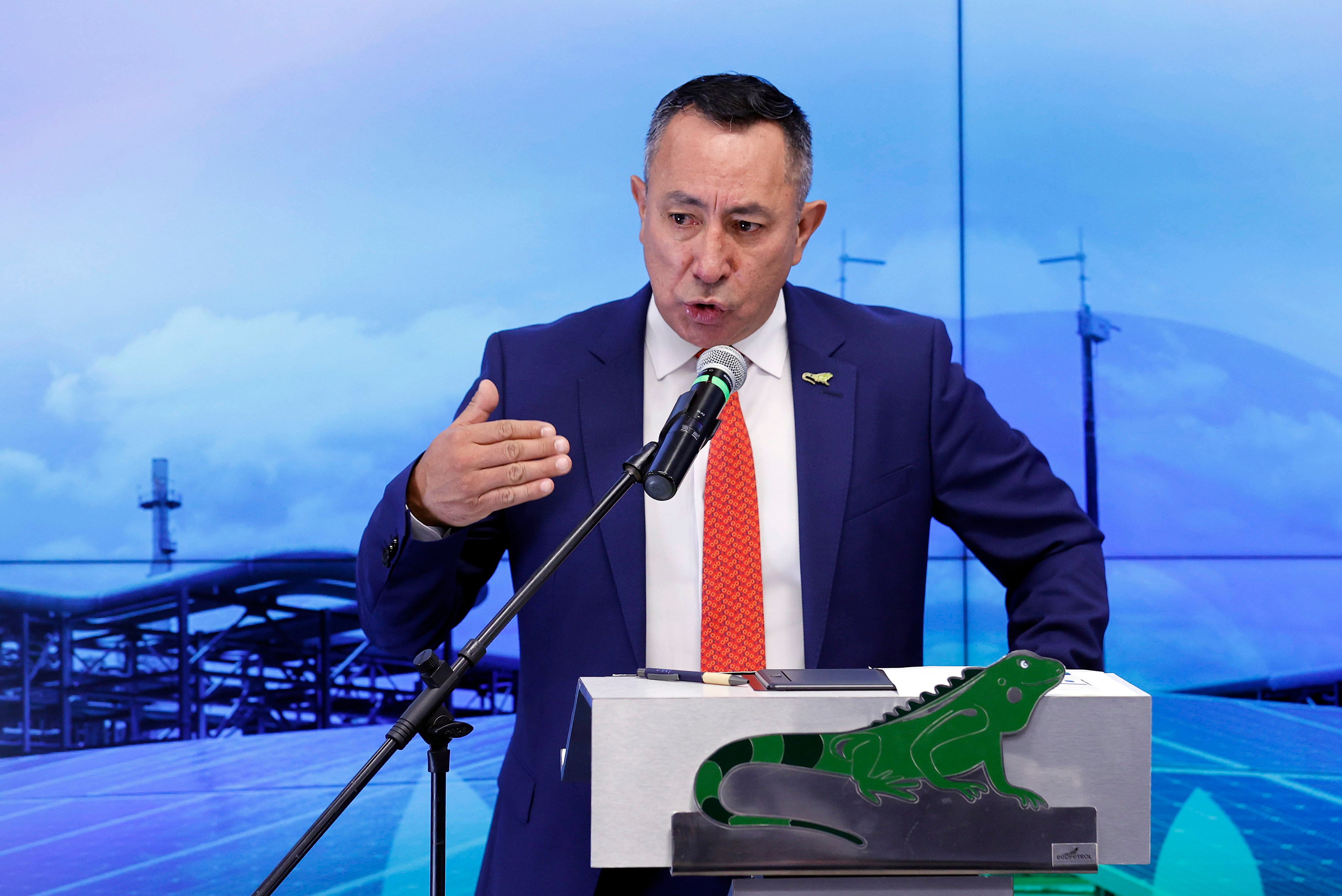 AME9136. BOGOTÁ (COLOMBIA), 08/08/2023.- Ricardo Roa, presidente de Ecopetrol y exgerente de la campaña presidencial de Gustavo Petro, habla durante la presentación de resultados financieros y operativos del segundo trimestre de 2023, hoy en Bogotá (Colombia). EFE/ Mauricio Dueñas Castañeda