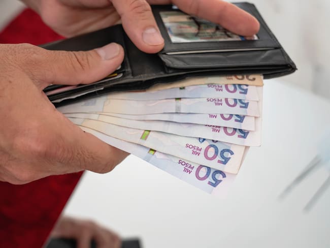 Gremios, expectantes y preocupados ante el impacto que tenga la emergencia económica en sus sectores