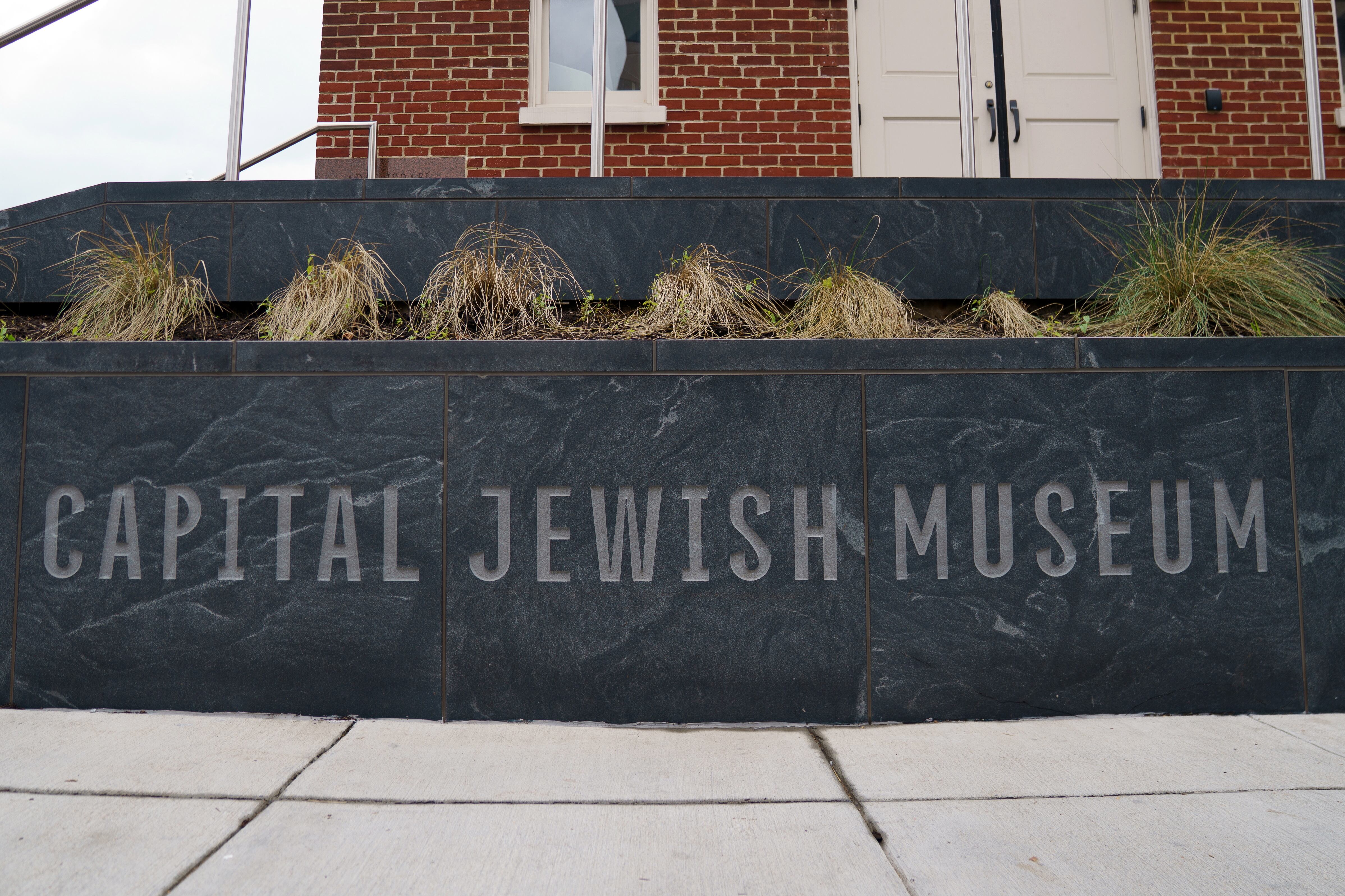 WASHINGTON (United States), 22/05/2025.- The scene where two people were shot and killed at the Capital Jewish Museum in Washington, DC, USA, 22 May 2025. According to a social media post by the US Homeland Security Secretary Kristi L. Noem, the two people killed last night were staff members at the Israeli embassy. EFE/EPA/WILL OLIVER