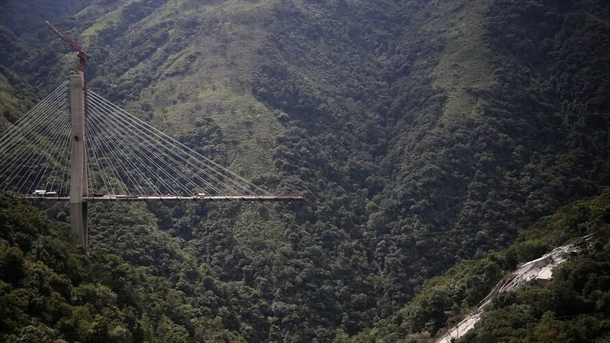 Cuatro equipos de investigación establecerán las causas de la tragedia en el puente Chirajara en la vía Bogotá – Villavicencio. Foto: Colprensa - Luisa González