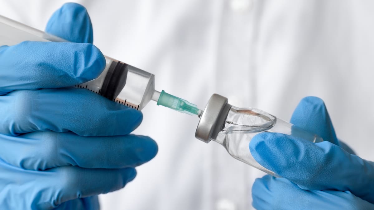 V940: ¿Cómo funciona la nueva vacuna contra el cáncer y cuáles son sus efectos secundarios?