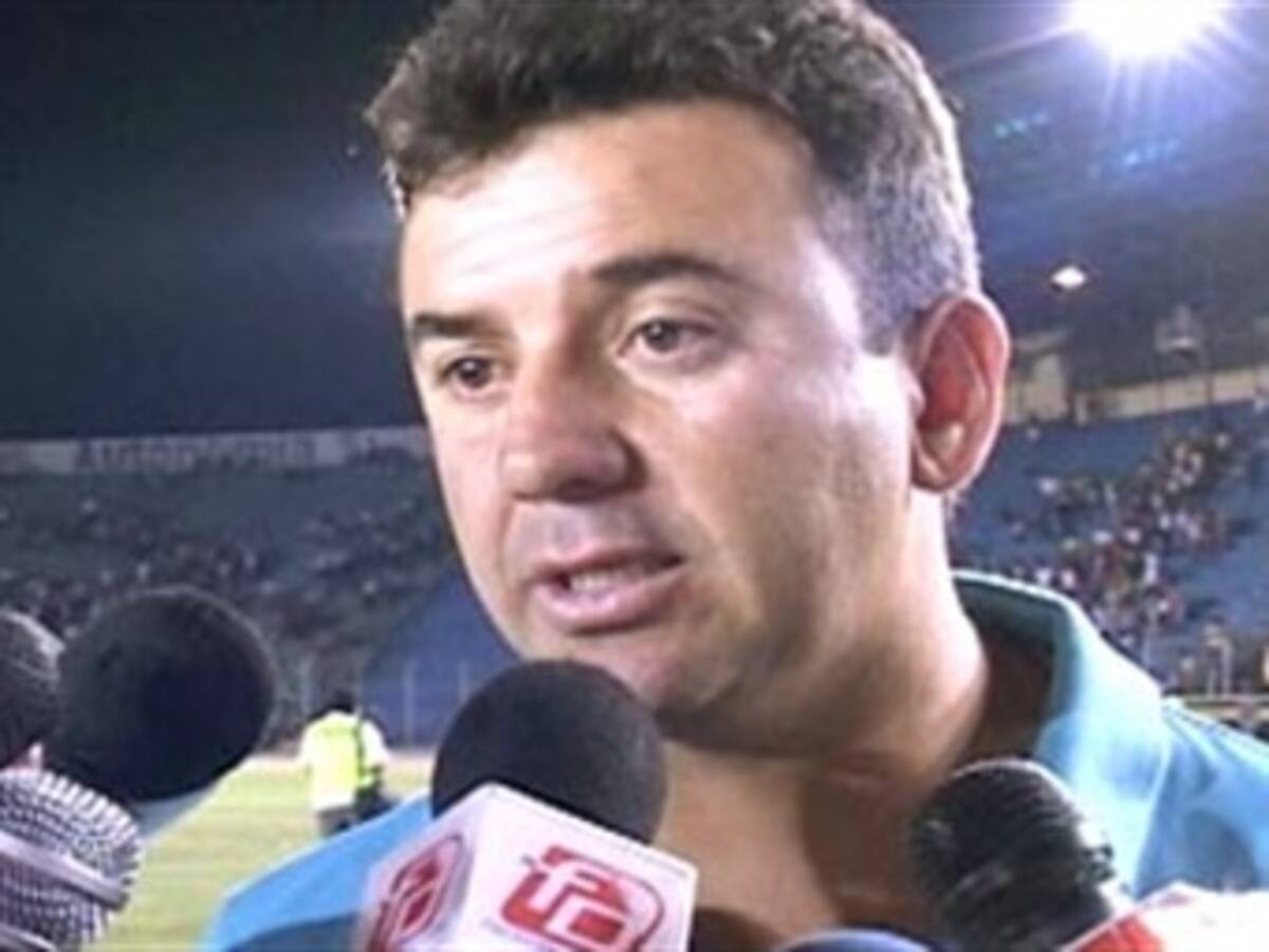 El niño futbolista Mauricio Baldivieso y su padre el técnico Julio César, renunciaron al Aurora de Bolivia