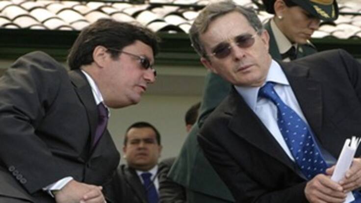 Uribe y Francisco Santos tendrán seguridad especial tras dejar el poder