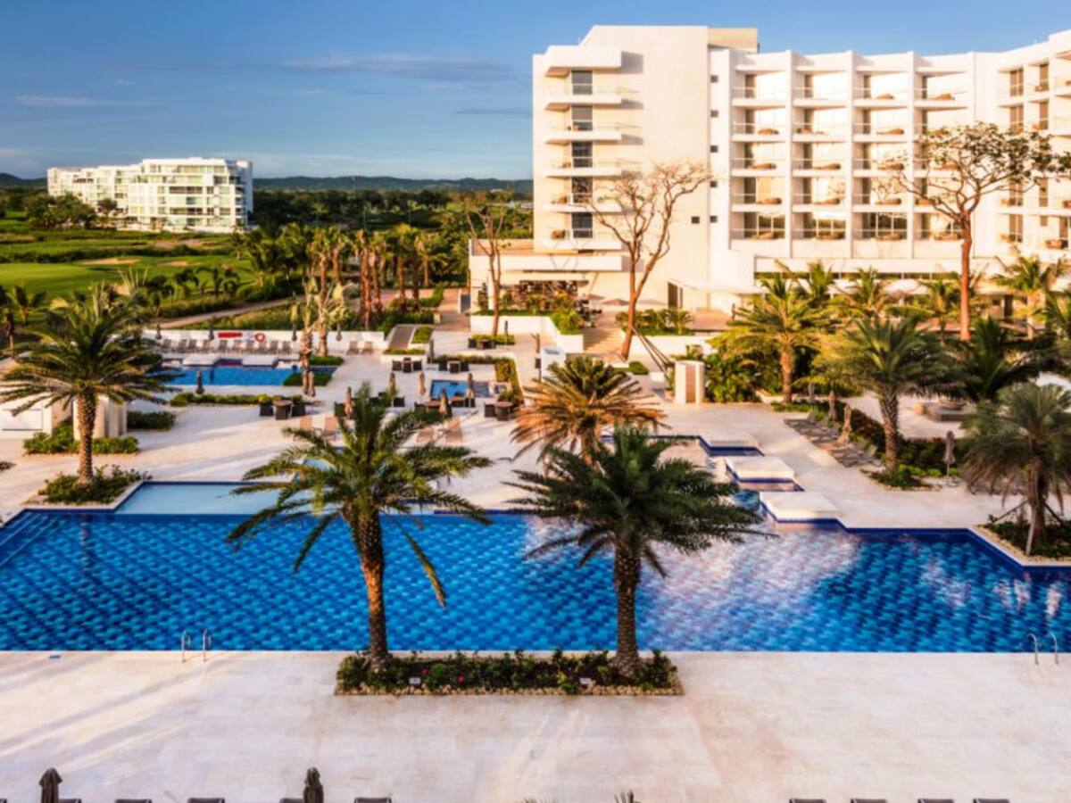 Conrad Cartagena es galardonado en los World Travel Awards