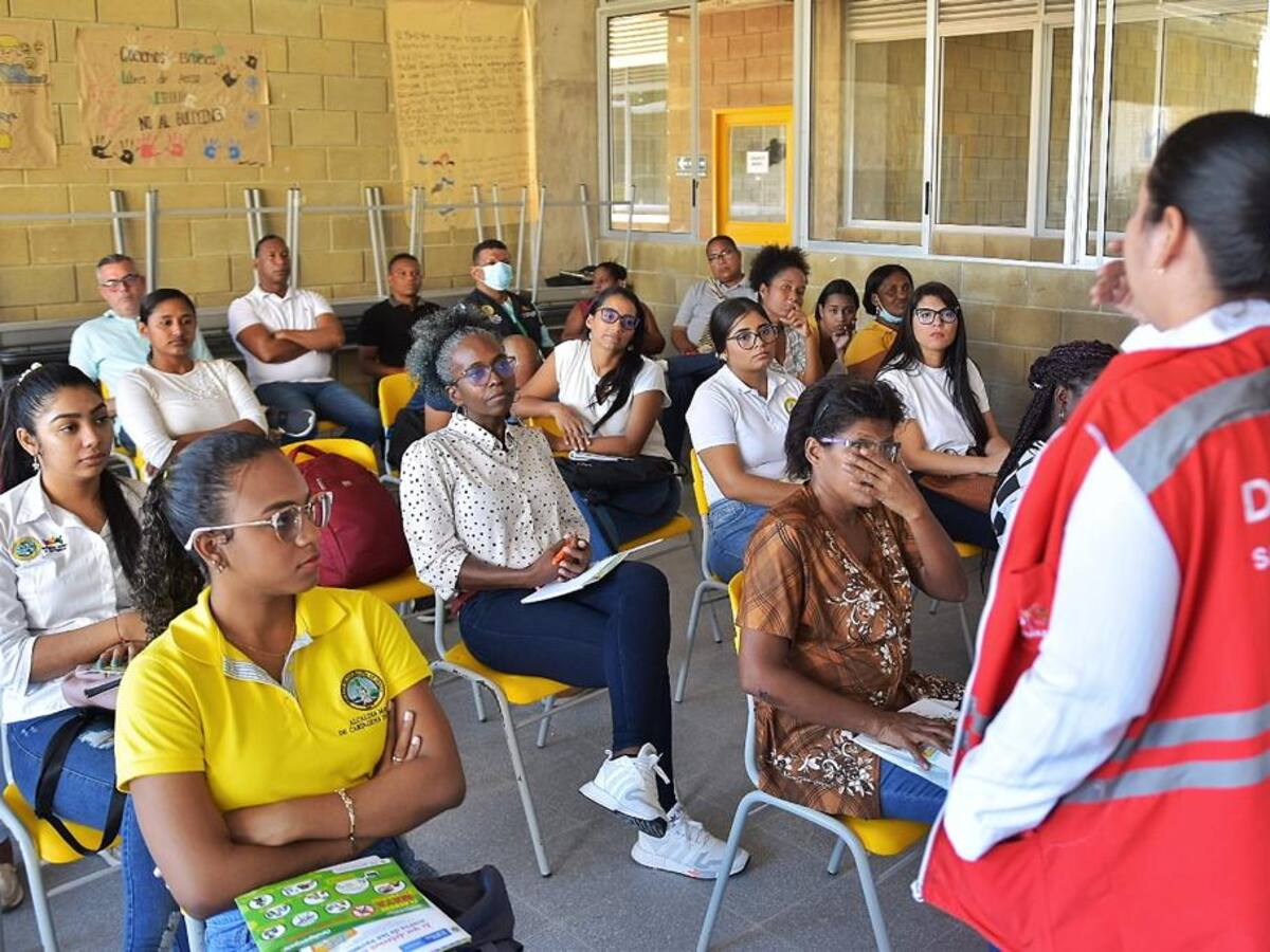 30 líderes de Cartagena fueron capacitados para mejorar salud pública en sus barrios