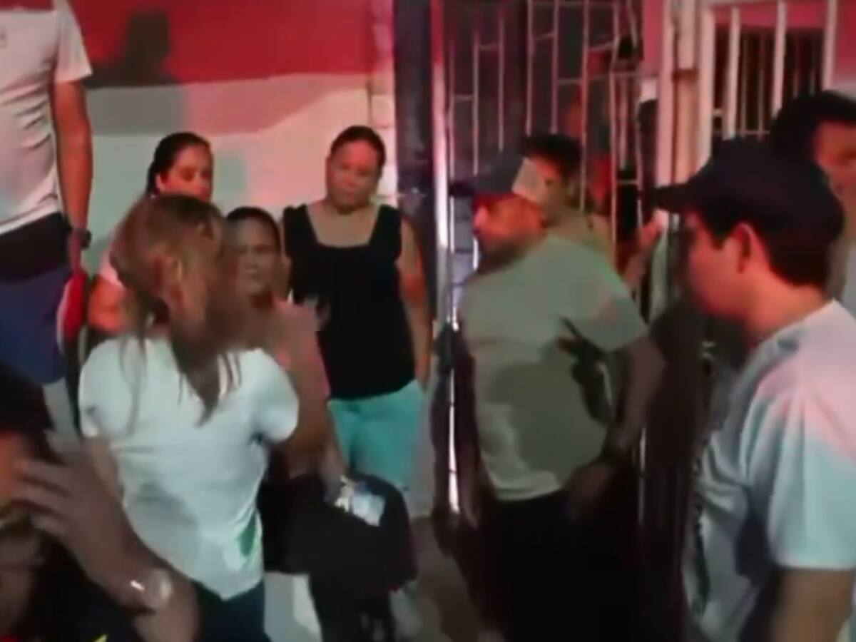 17 familias fueron evacuadas tras el desplome del edificio Campo Alegre en Barranquilla