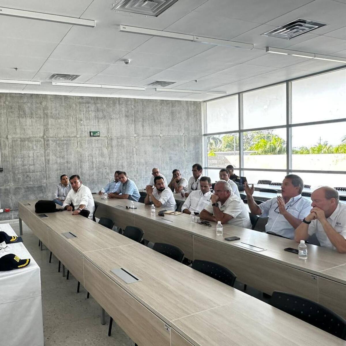 Dimar articula esfuerzos con pilotos prácticos para fortalecer seguridad marítima
