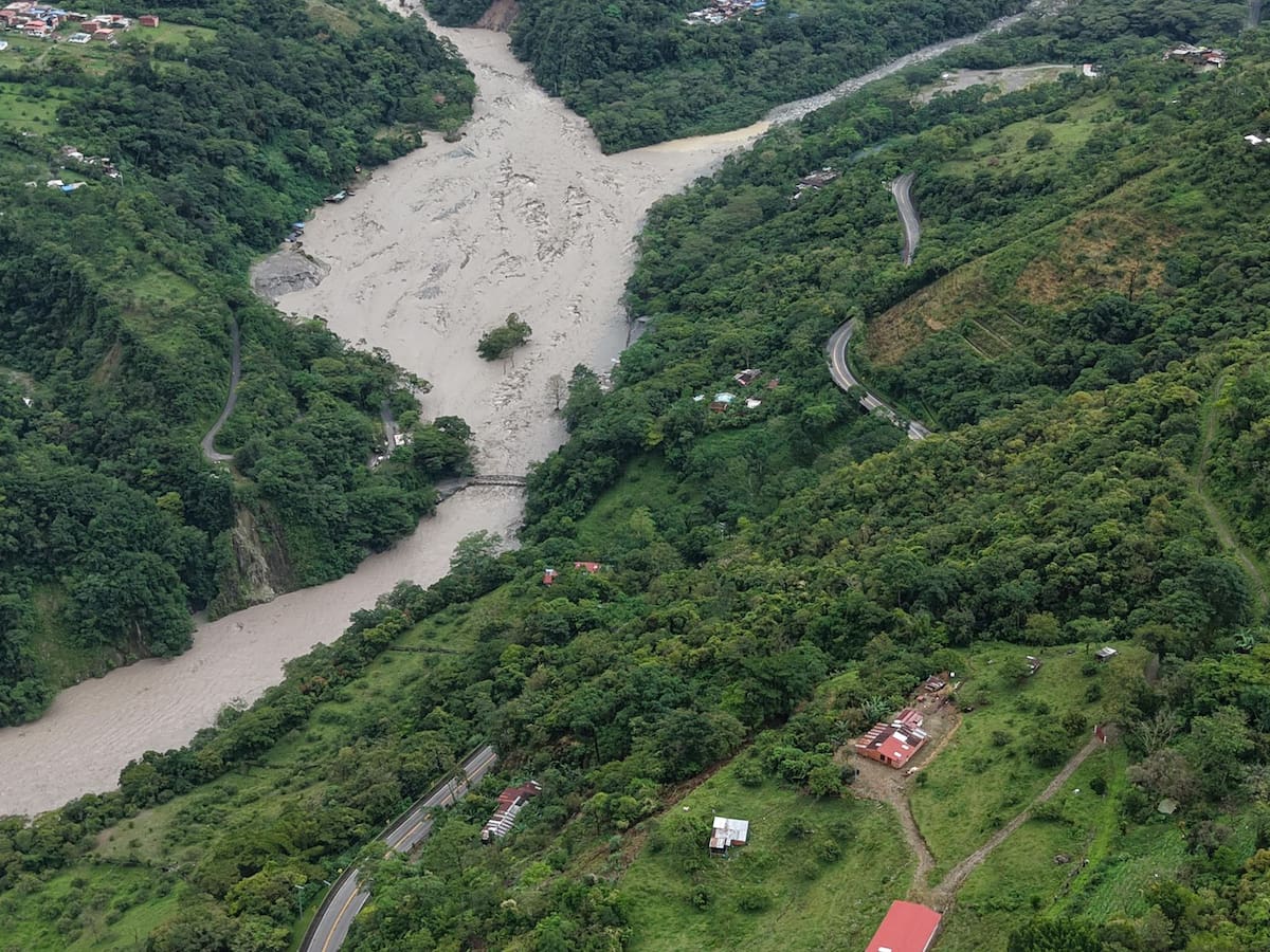 Lluvias mantienen aisladas a 700 familias en Guayabetal y restringen paso en 11 veredas