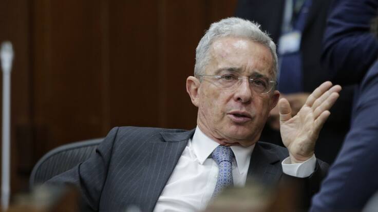 JUAN ENTREVISTA URIBE