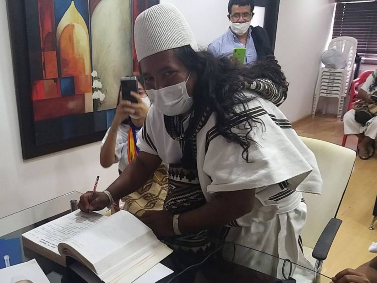 Mamos arhuacos destituyen al cabildo gobernador Zarwawico Torres