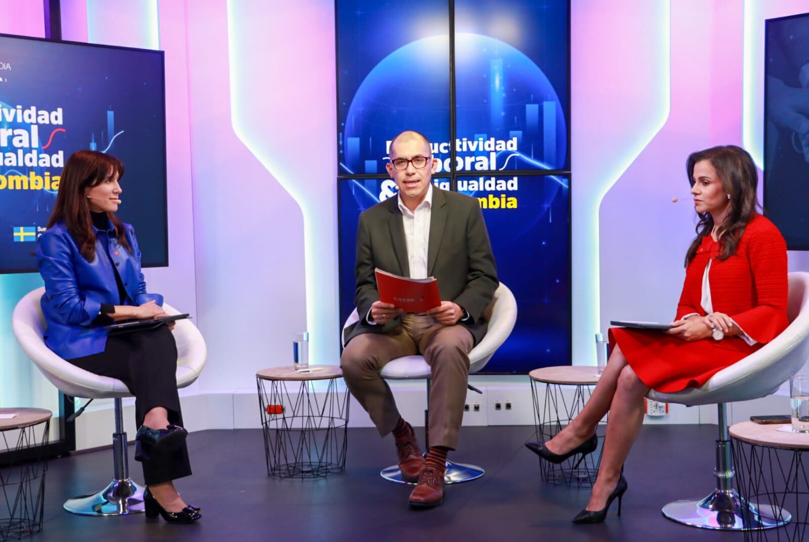 En el panel 'Ingresos e inclusión productiva en Colombia', expertos resaltaron la importancia de aumentar la inversión en educación. | Foto: Caracol Radio