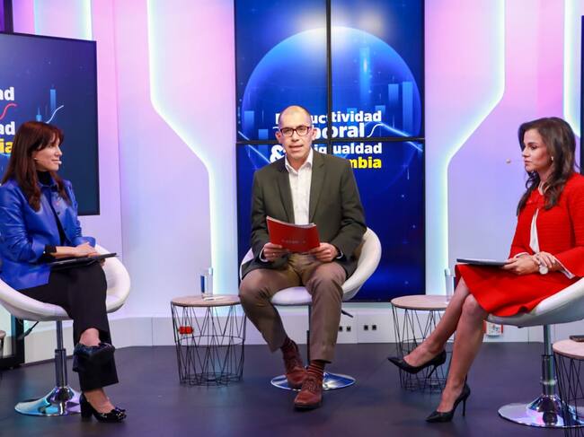 En el panel 'Ingresos e inclusión productiva en Colombia', expertos resaltaron la importancia de aumentar la inversión en educación. | Foto: Caracol Radio