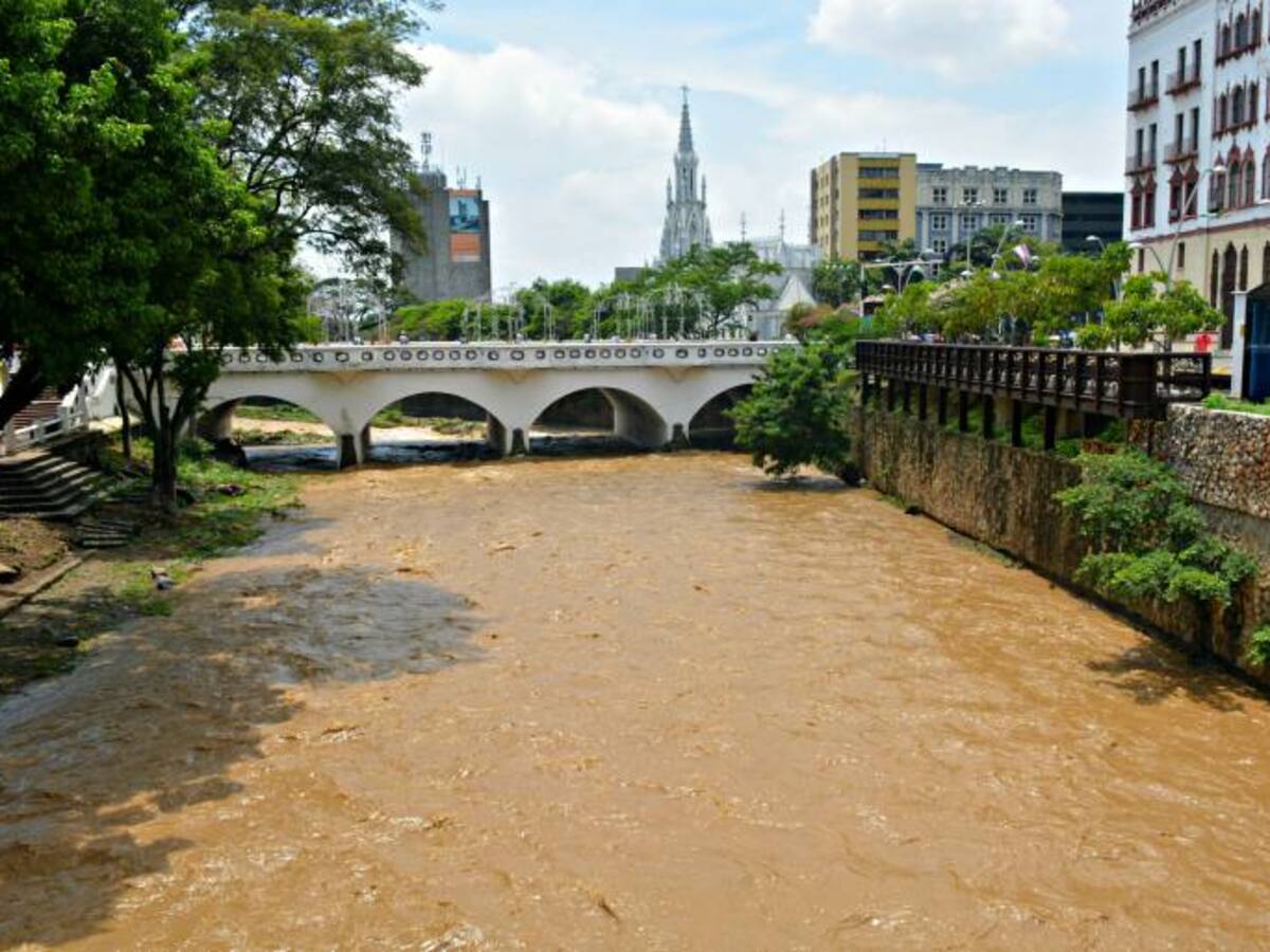 Júbilo por renacer del Río Cali debido a las fuertes lluvias