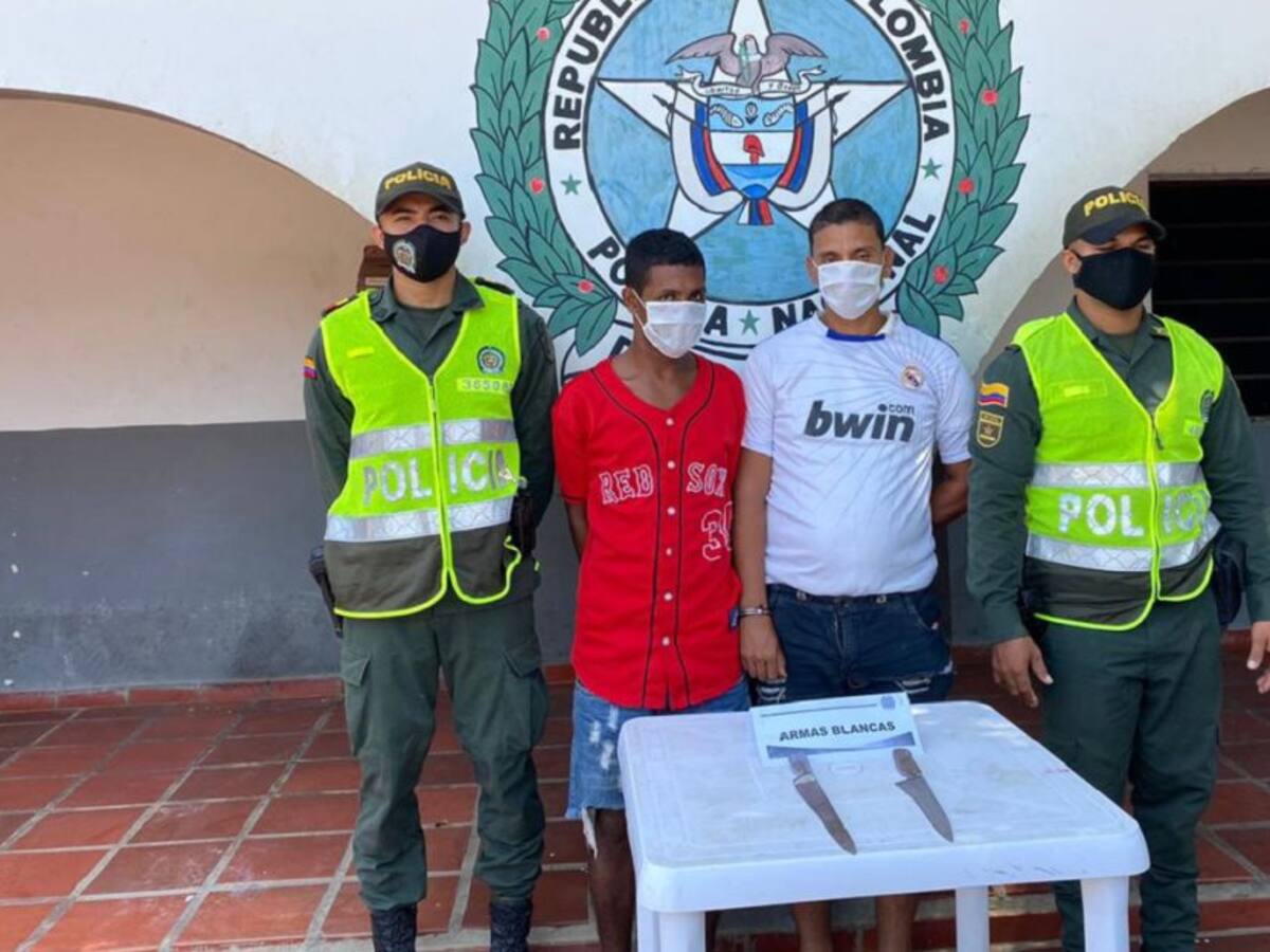 Capturan a dos hombres cuando pretendían atracar un bus en Bolívar