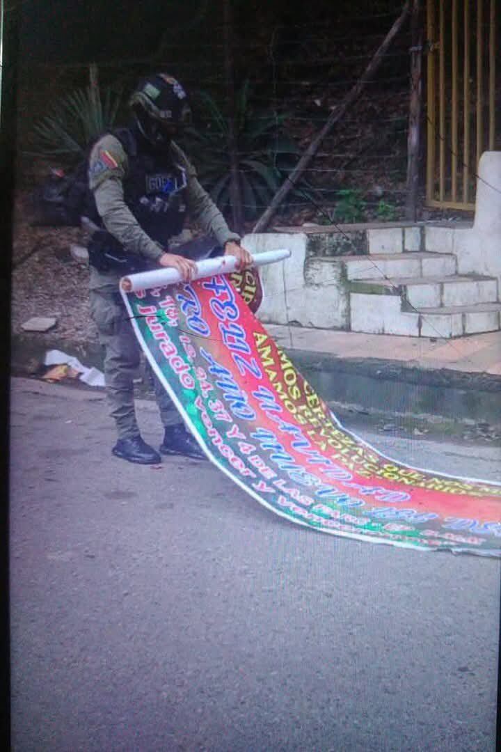 Autoridades retiraron letreros alusivos a las disidencias armadas en el Catatumbo / Foto: Redes sociales