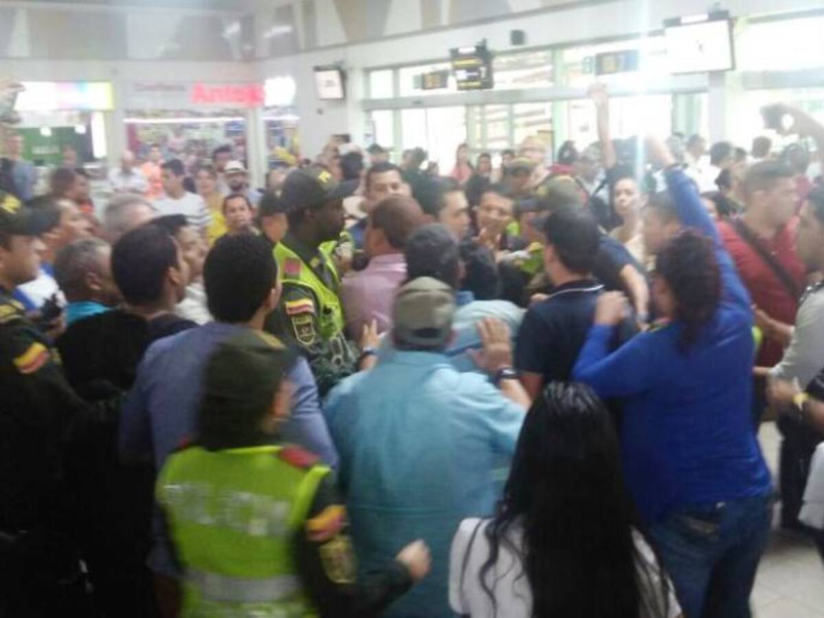 Pasajeros en Cartagena con destino a Pereira, afectados con cierre del Matecaña
