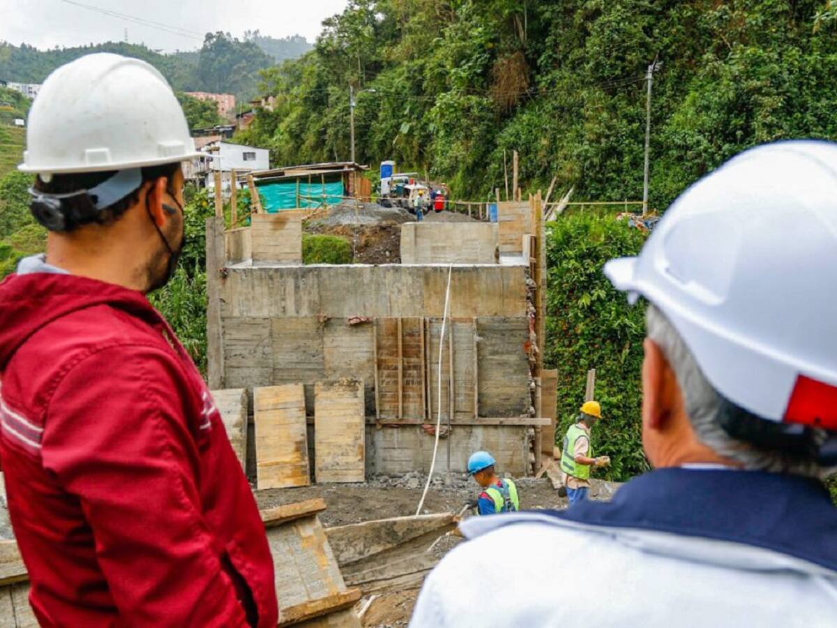 En caso de una erupción del volcán, Manizales está preparada para proteger las carreteras