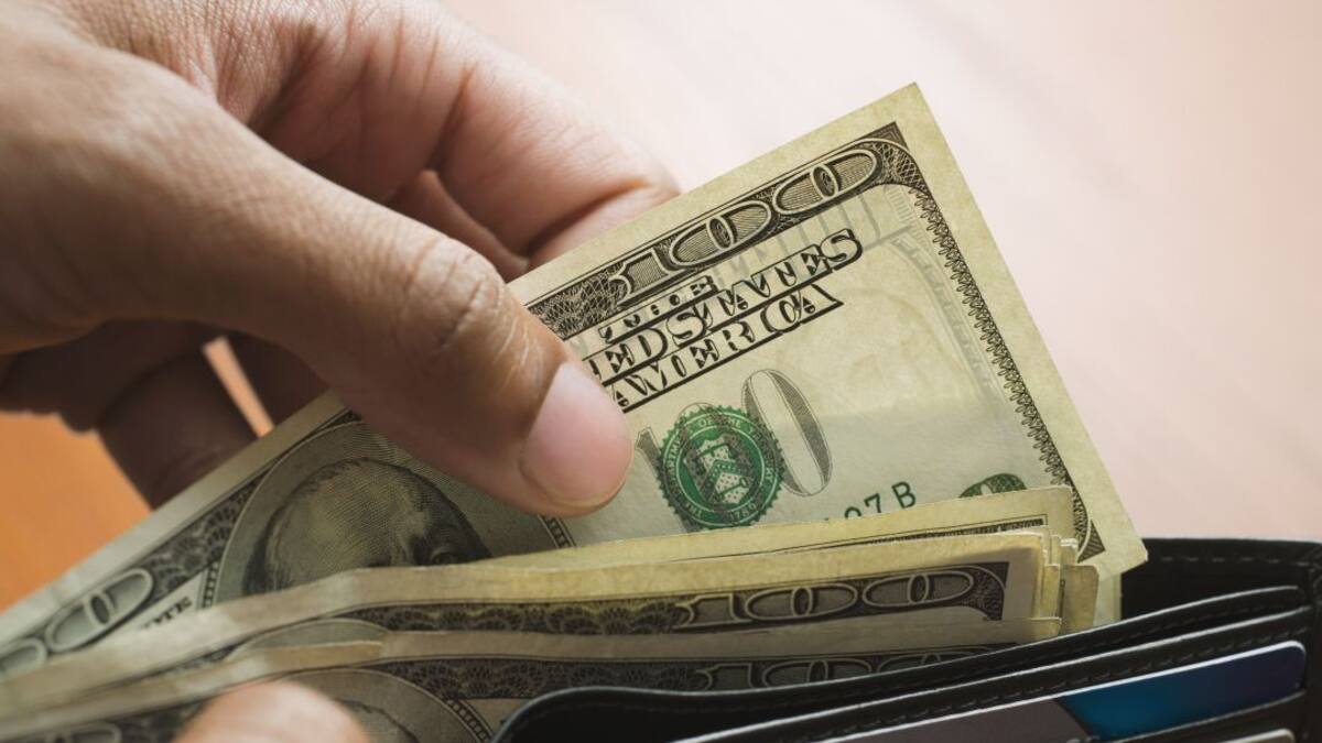 Dólar HOY en Colombia: La divisa cerró la jornada de este lunes alejándose de los $4.200