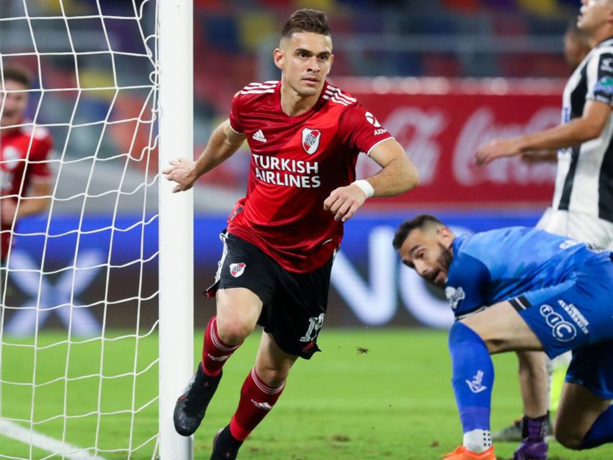 Figurón Santos Borré: doblete y asistencia en goleada de River Plate