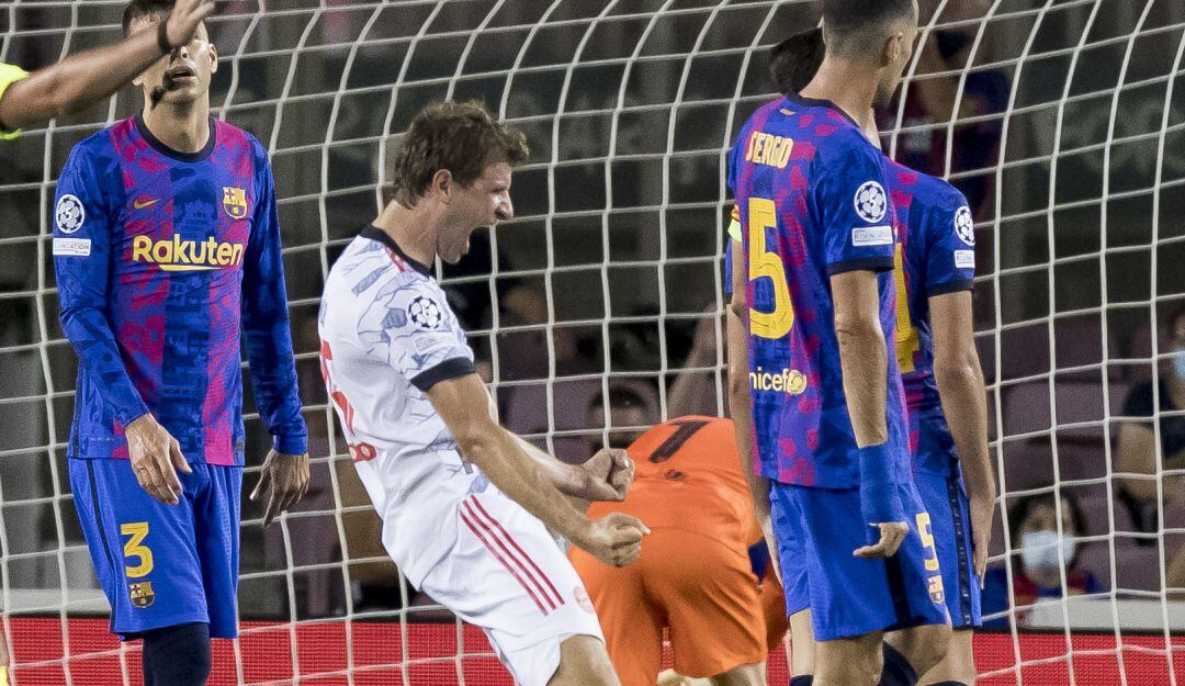 Thomas Müller festeja el priemr gol ante el Barcelona.