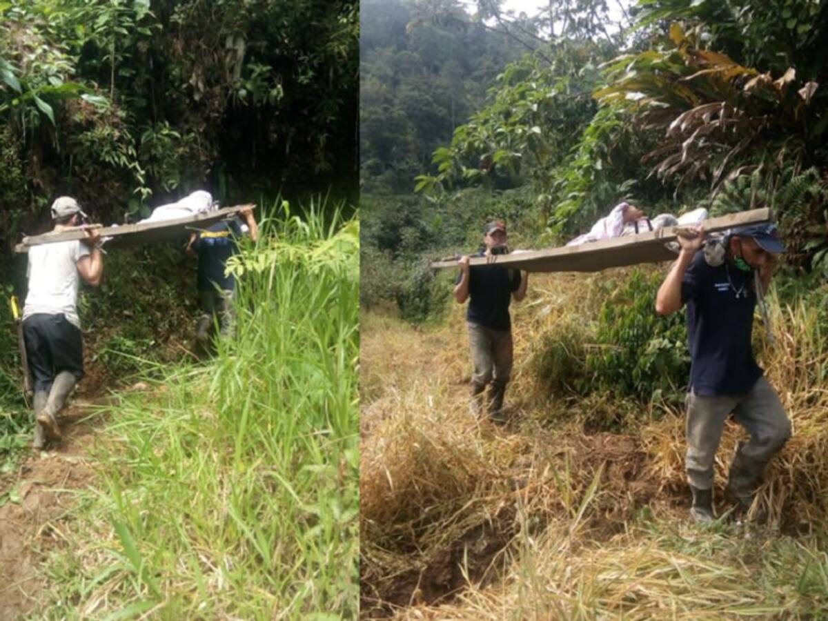 A pie debieron trasladar una mujer para recibir atención médica
