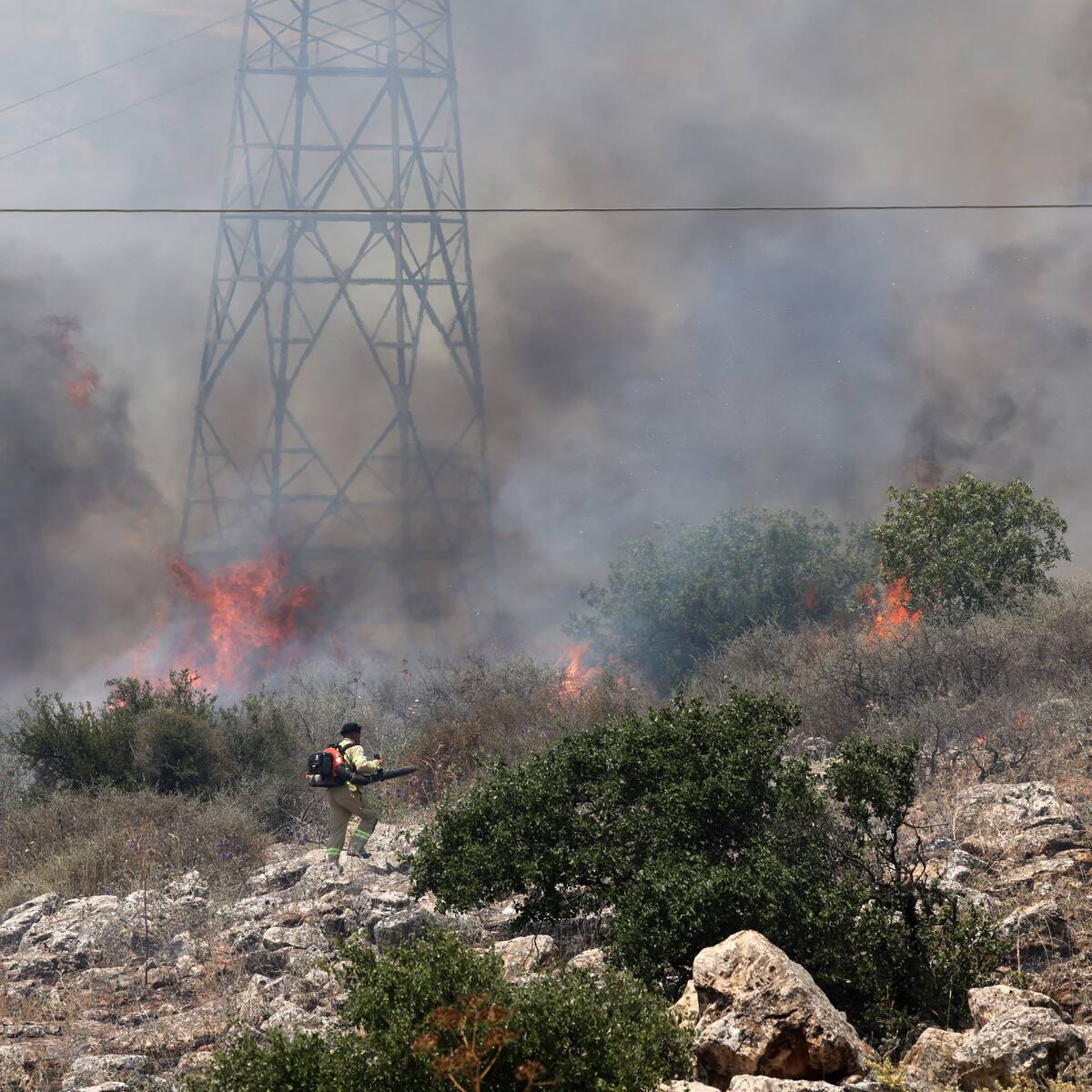 Israel registra incendios forestales tras bombardeos desde Líbano