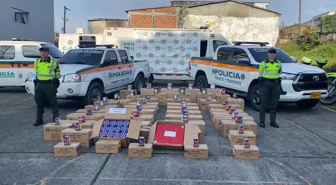 Incautación de Pólvora en la vía la línea. Foto: Cortesía Policía