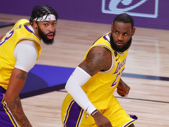 Los Lakers derrotan a los Heat en el arranque de finales de la NBA