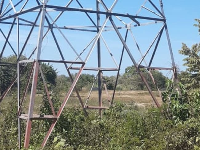 Roban elementos metálicos en torres de energía de Magangué, Bolívar