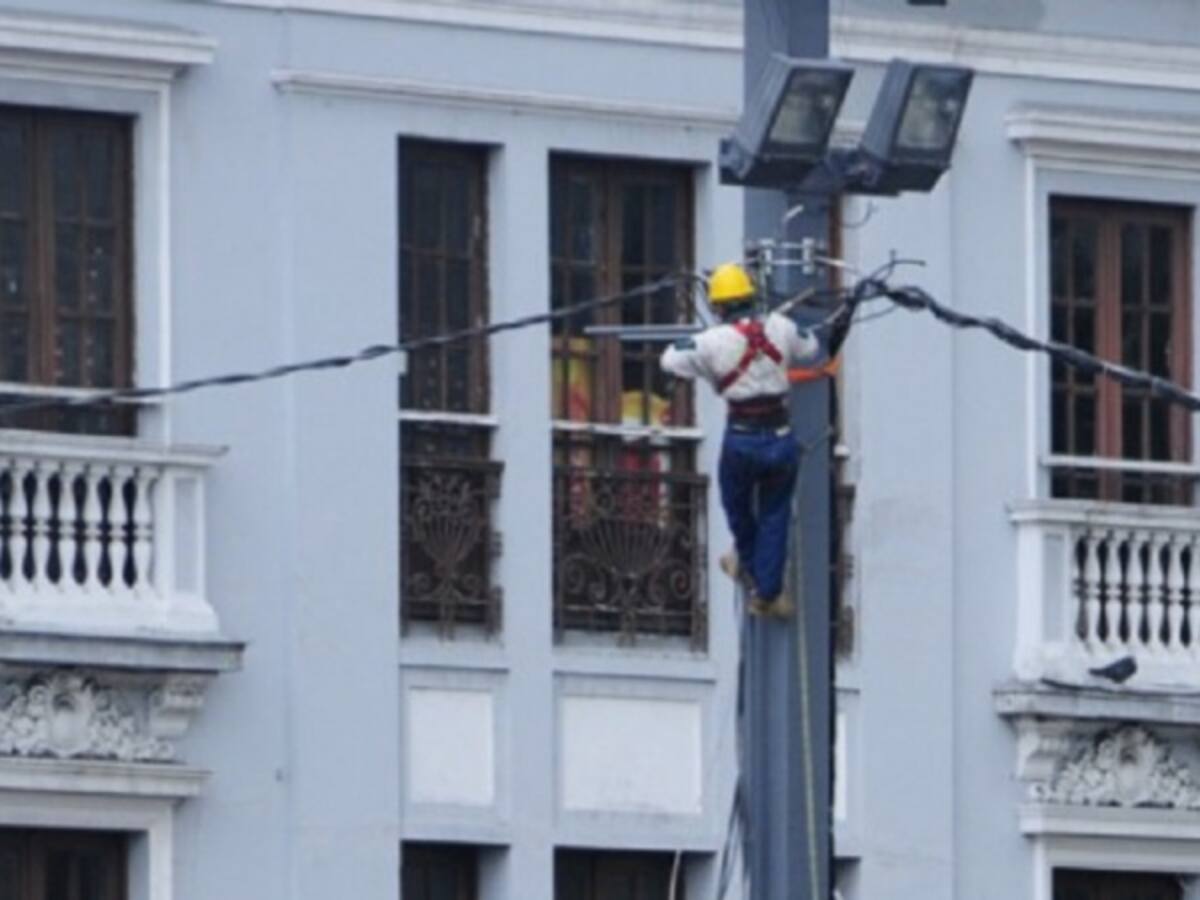 Contraloría advierte por inminente racionamiento de energía en el país