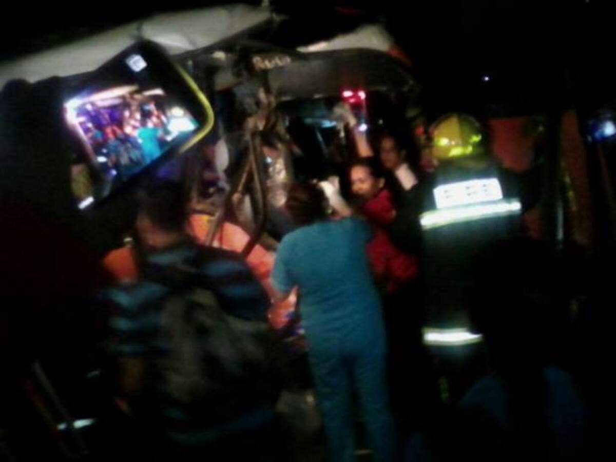 Más de 30 personas heridas deja accidente de tránsito en el Valle