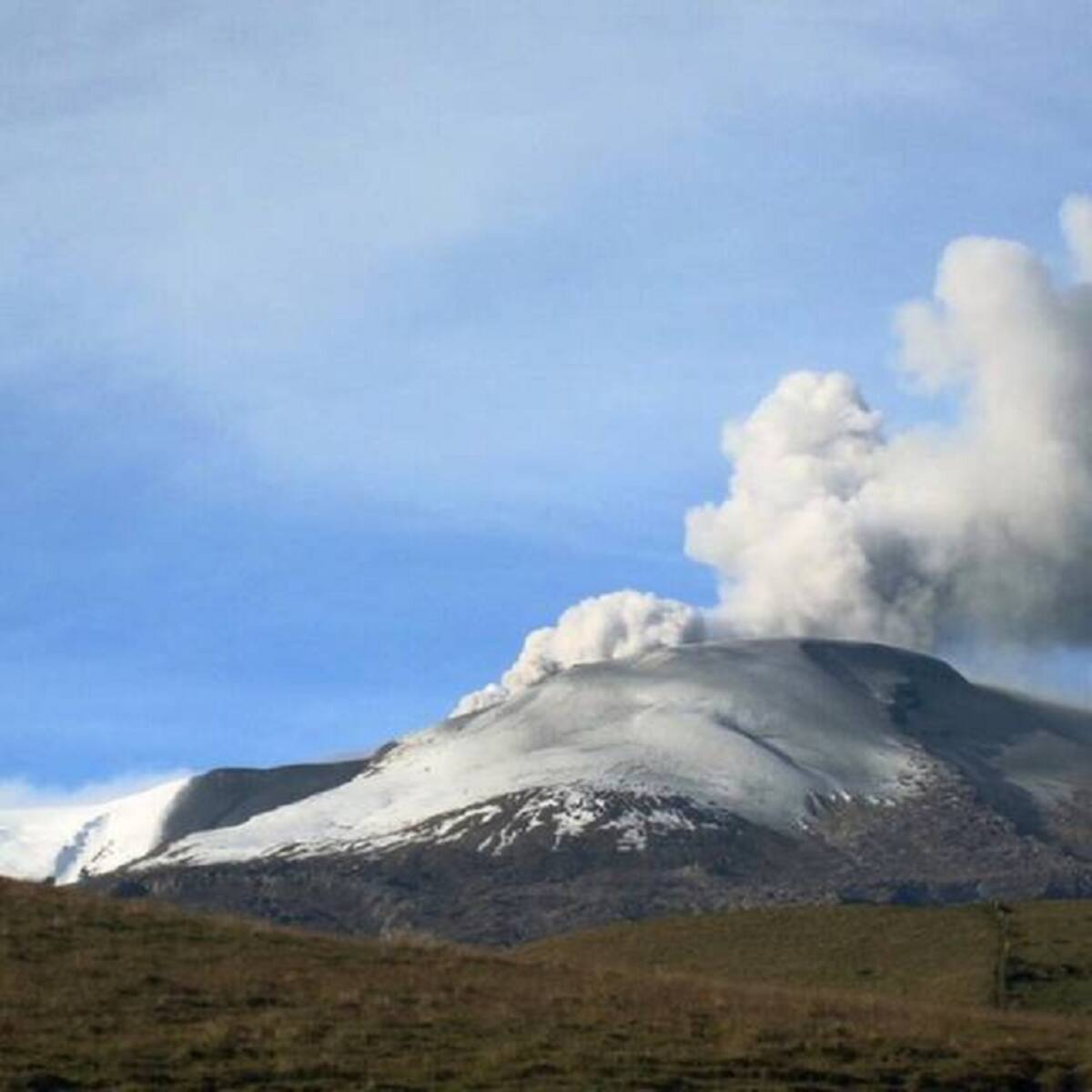 Volcán Nevado del Ruiz: En video quedaron registradas incandescencias en el cráter Arenas