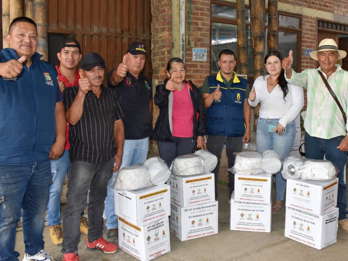 Gobernación del Cauca entregó ayudas a familias damnificadas en Rosas, Cauca
