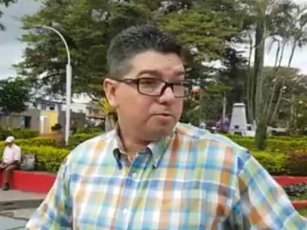 Denuncian presunto abuso de autoridad de funcionario público en Circasia