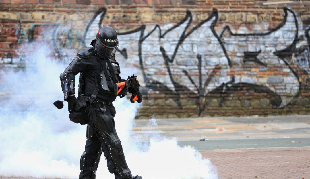Uso de gases lacrimógenos regresan como herramienta de la Policía para controlar manifestaciones FOTO Sergio Acero