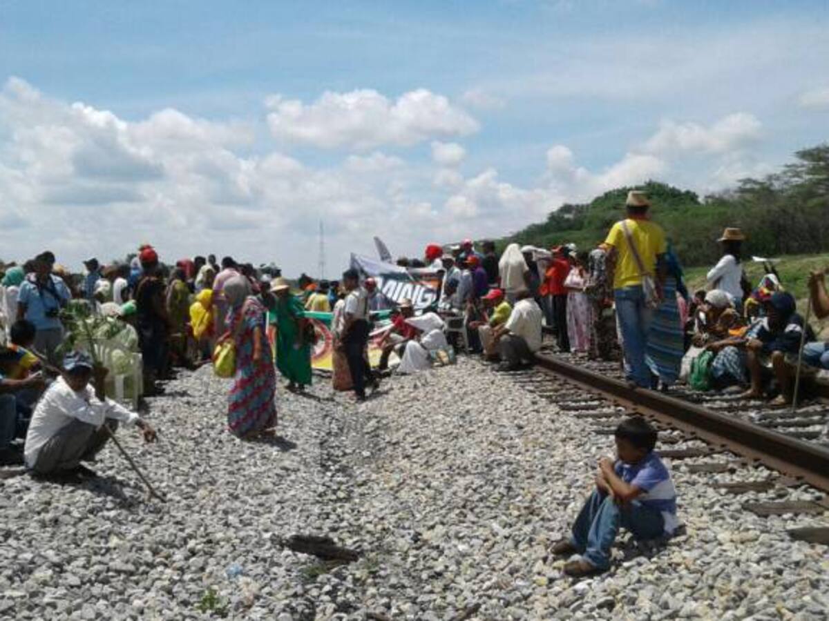 En el primer día de toma a la línea férrea 120.000 toneladas de carbón ha dejado de exportar el Cerrejón