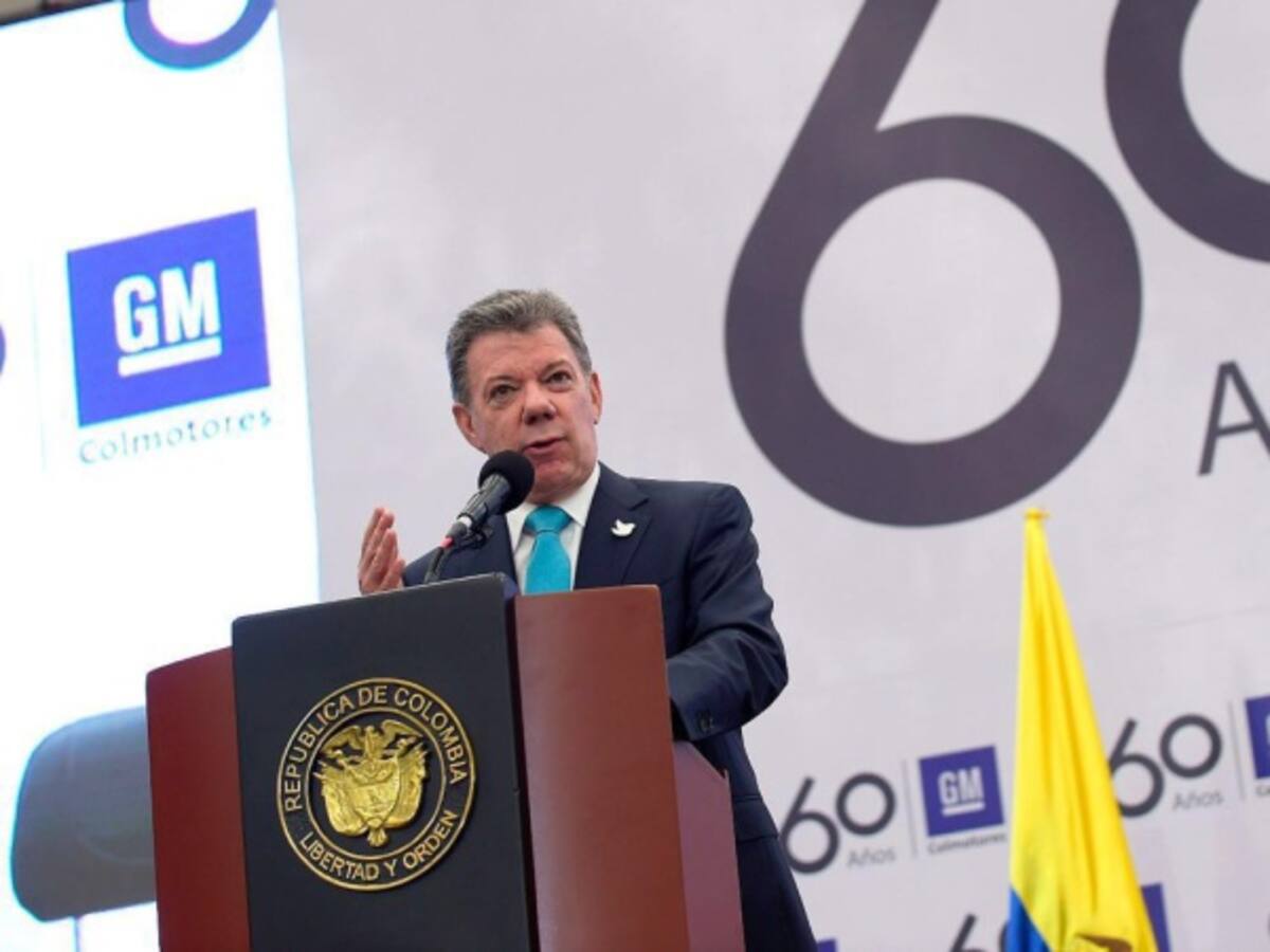 Espero que el Consejo Electoral ponga control a las encuestas: Santos
