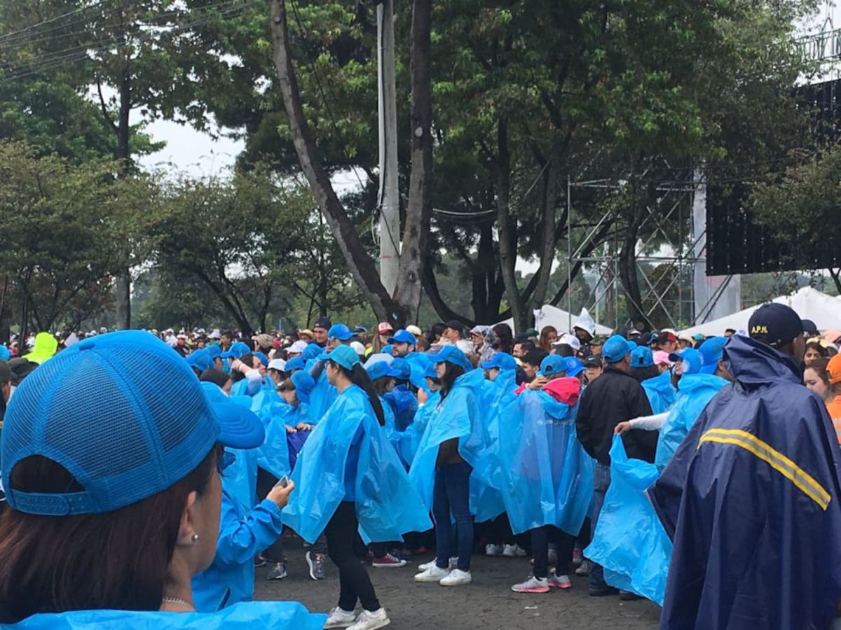 Con carpas esperan al papa Francisco