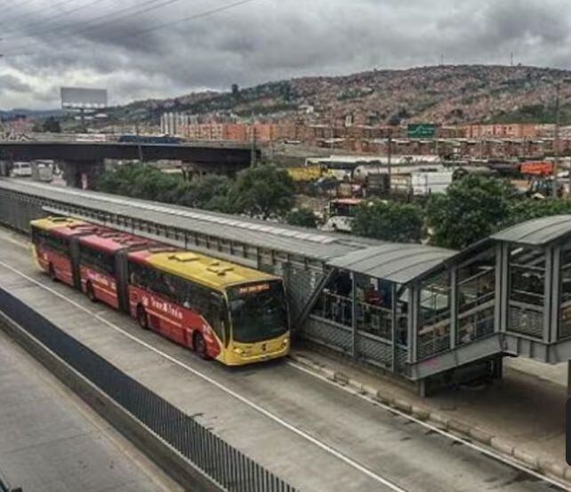 Transmilenio cumple 25 años de servicio en Bogotá