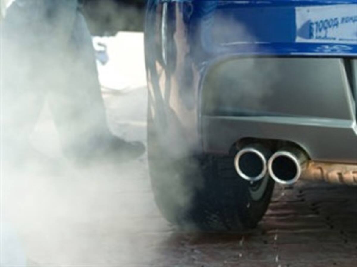 Obama anunció normas "históricas" para reducir la contaminación por los carros